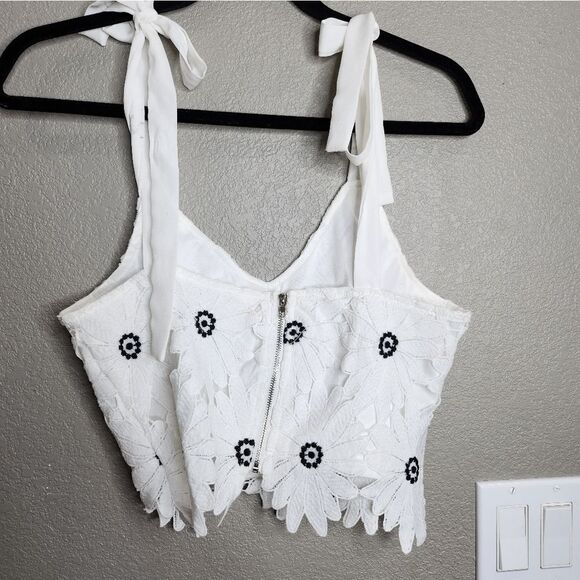 Mi Ami white Floral lace embroidered top - Picture 2 of 6